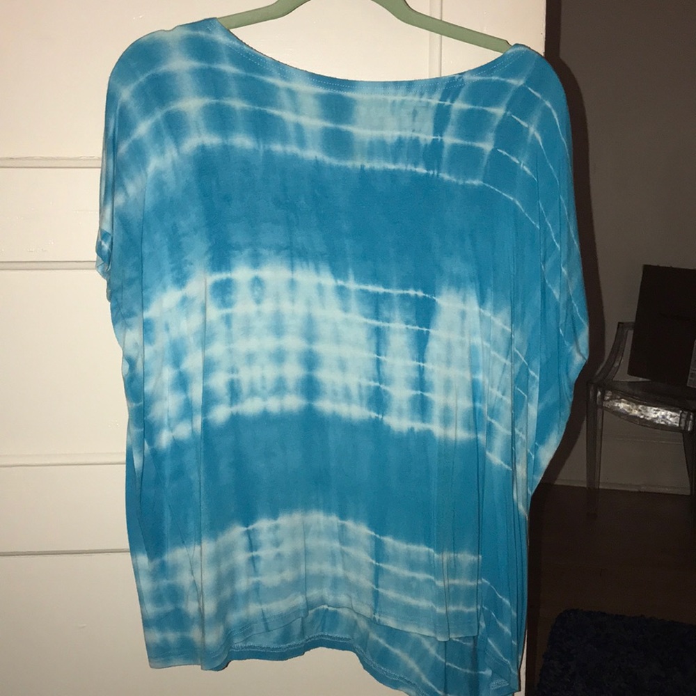 Cute blue/white tie-dye Piko shirt